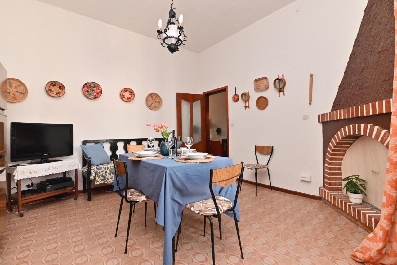 Izzhome Coloniale * Pula