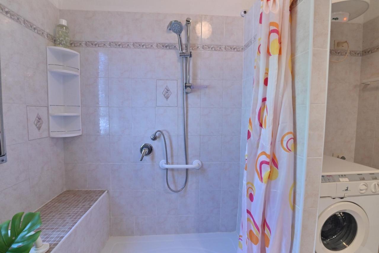 Izzhome Coloniale Pula